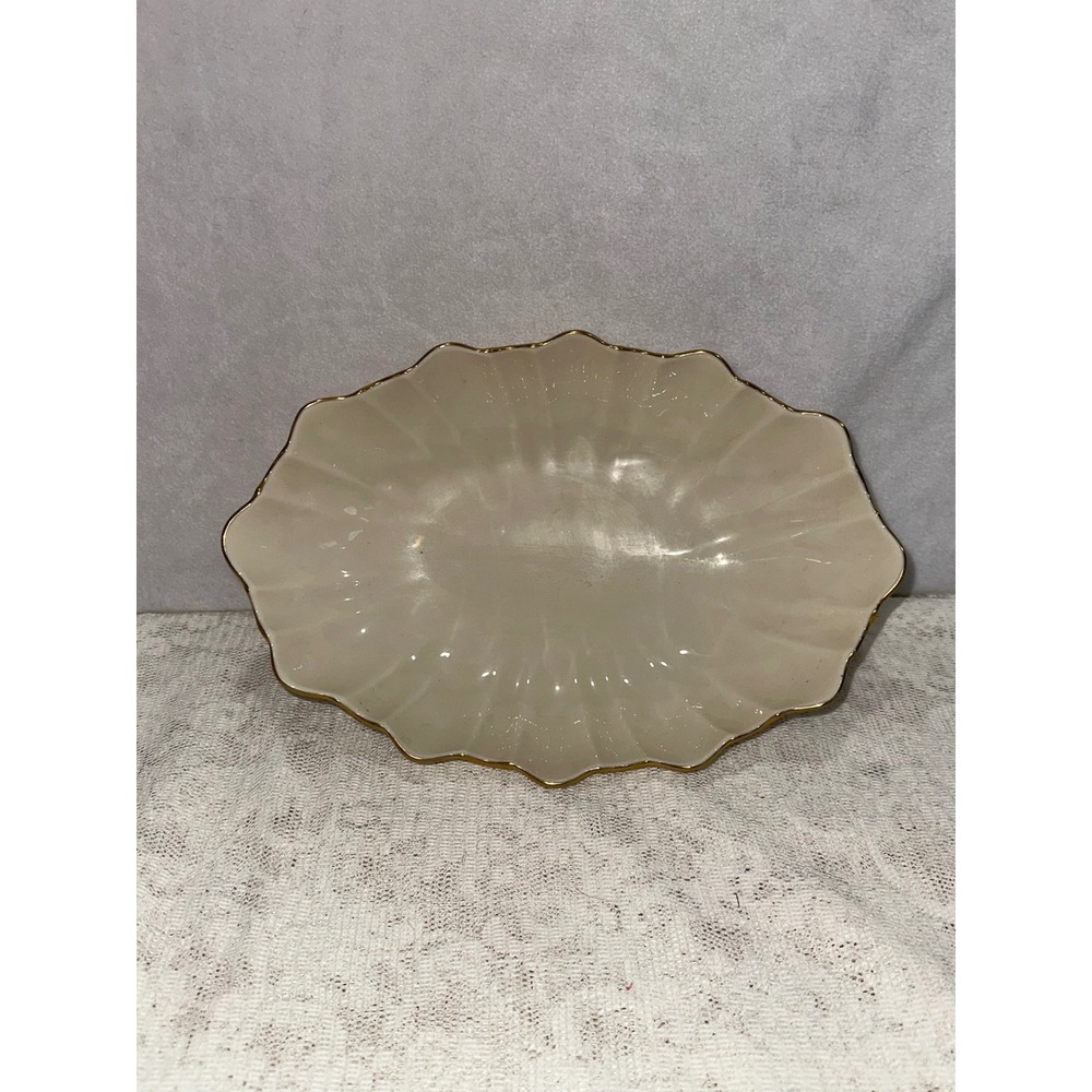 Lenox Symphony Centerpiece Hand Decorated with 24K Gold Cream Scalloped‎ Dish